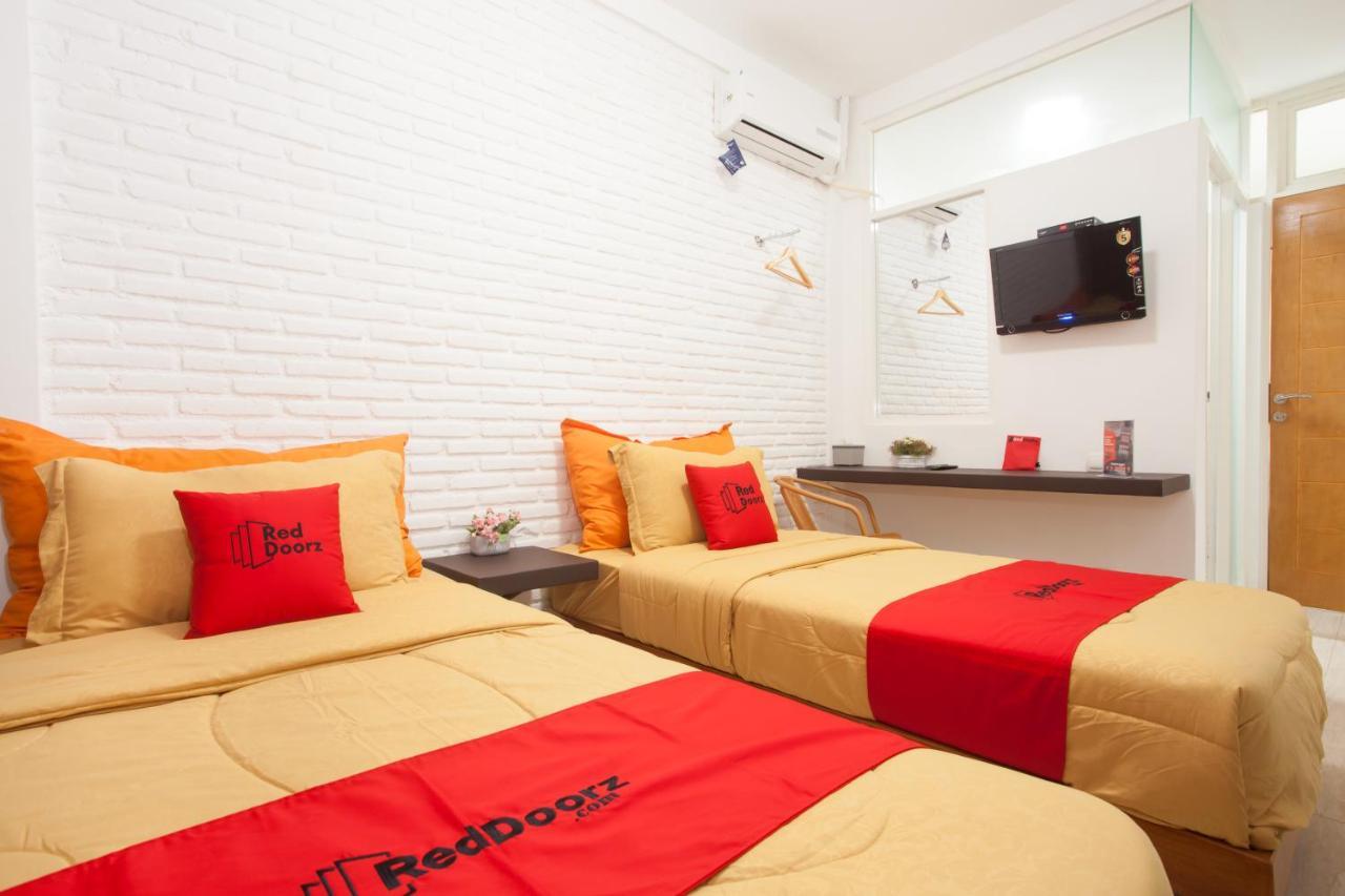 Reddoorz Near Museum Angkut Batu Hotel Batu  Exterior photo